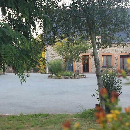 Chambres Aux Bonnes Herbes Bais  Exteriér fotografie