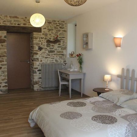 Chambres Aux Bonnes Herbes Bais  Exteriér fotografie