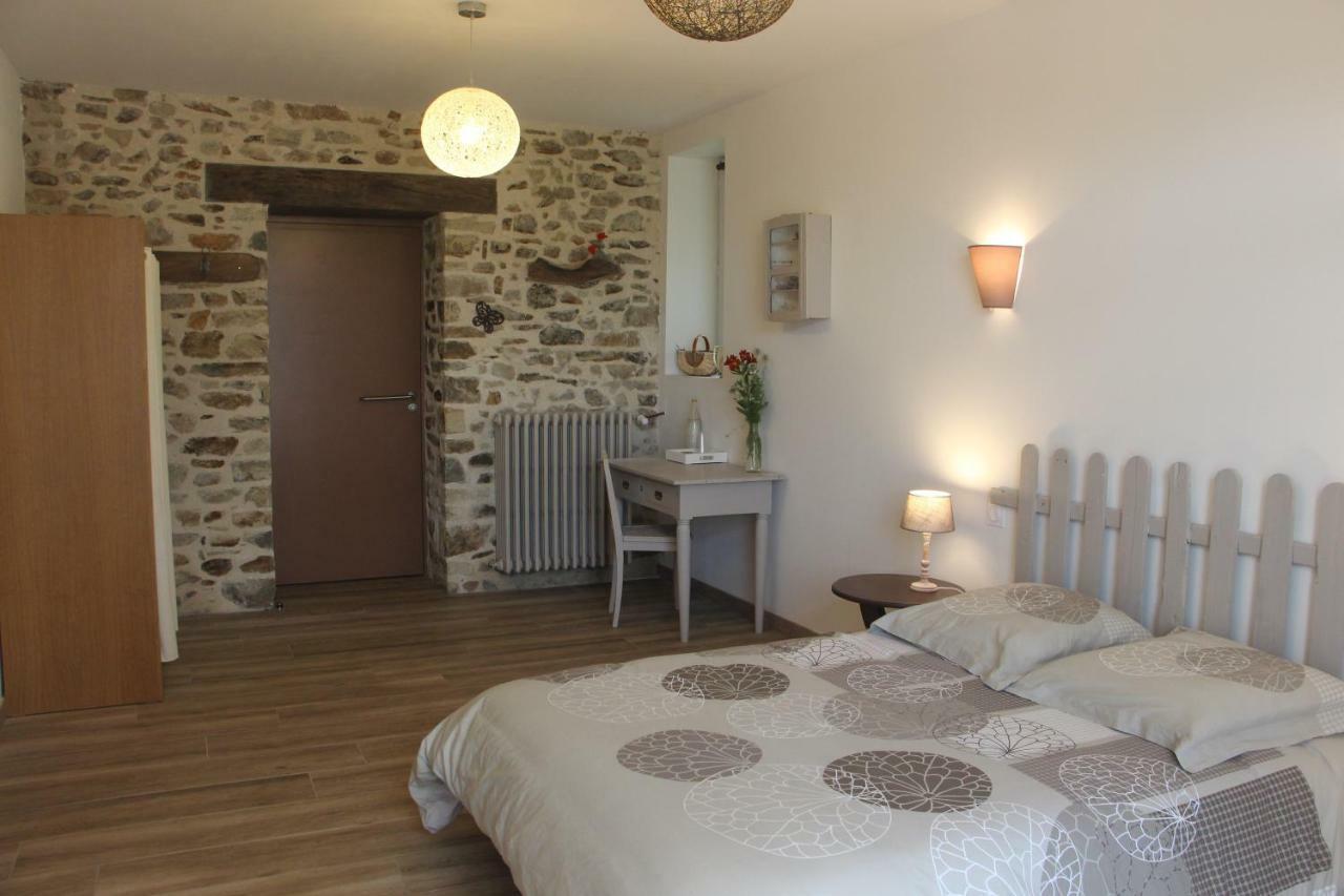 Chambres Aux Bonnes Herbes Bais  Exteriér fotografie